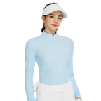 Baju lengan panjang biru muda dengan kolar tegak.