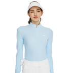 Baju lengan panjang biru muda dengan kolar tegak.