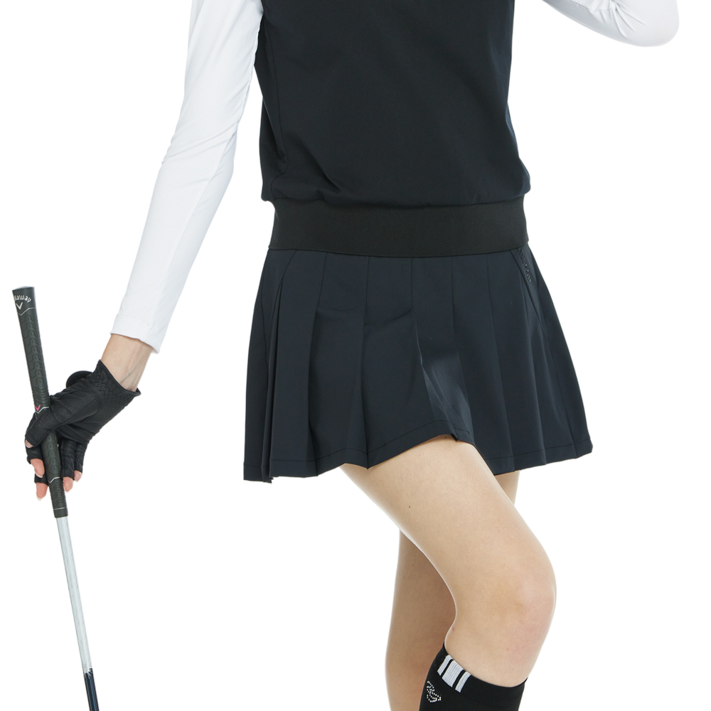 Dry and breathable pleated mini skirt (black)