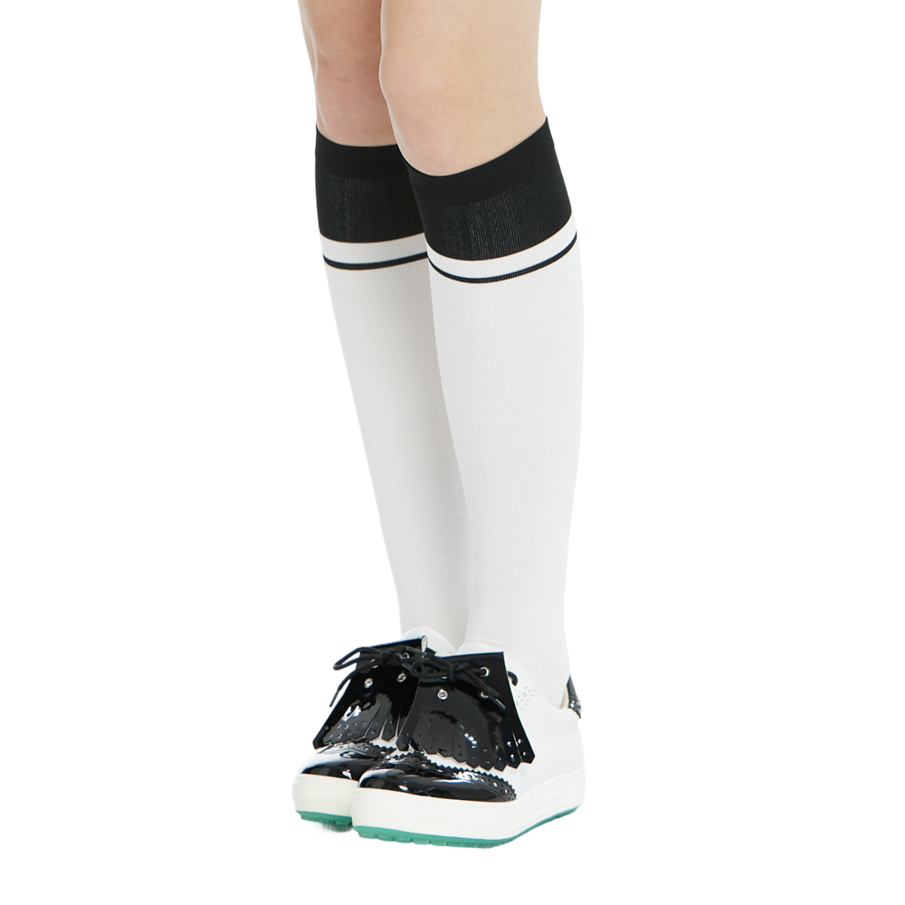 Schoolgirl style color-blocked knee-high socks (white and black)
