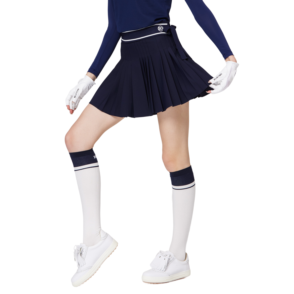 High-waisted women's pleated skirt