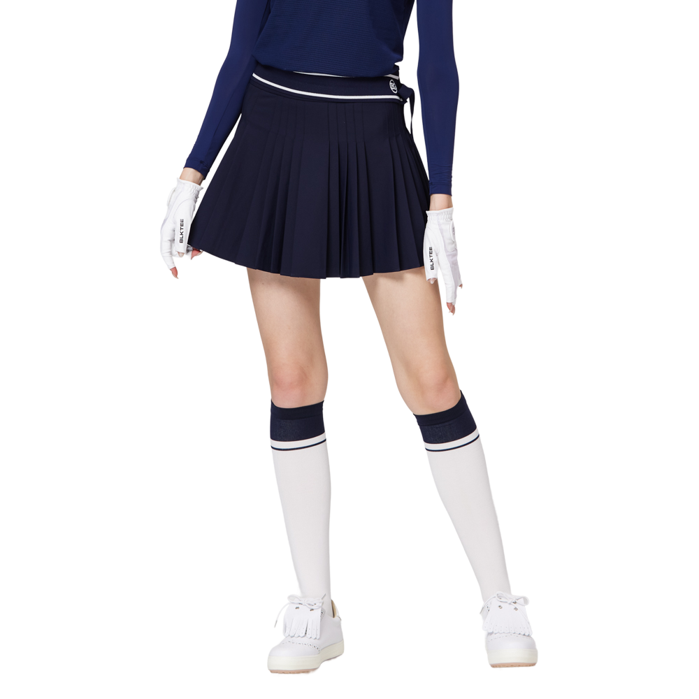 High-waisted women's pleated skirt