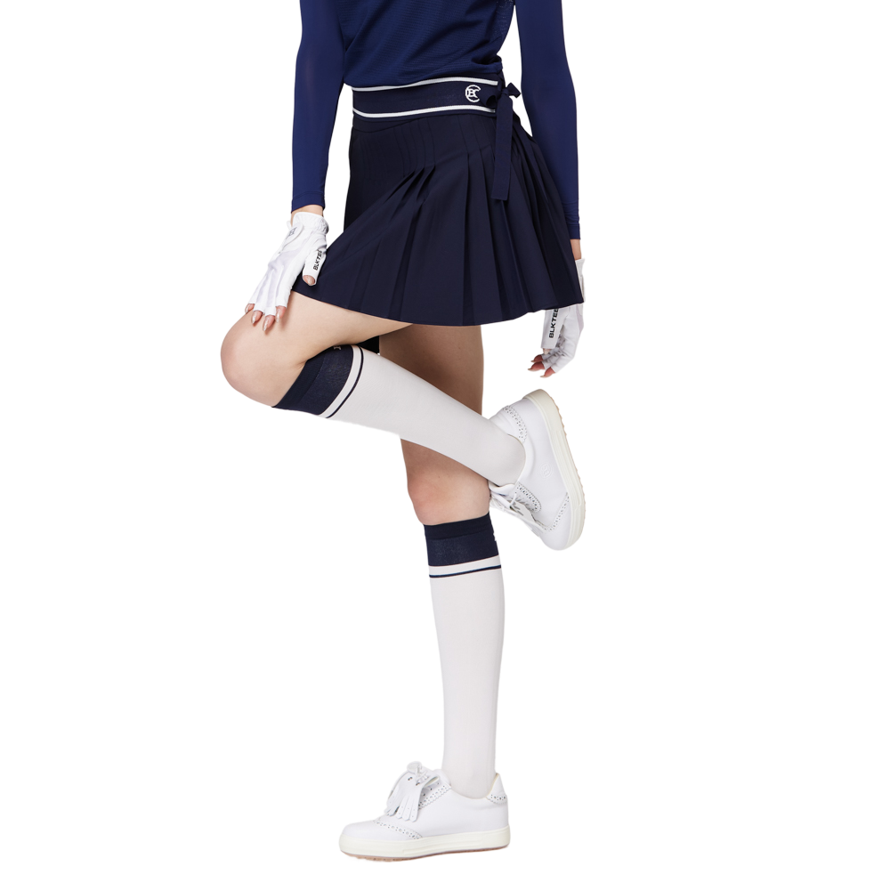 High-waisted women's pleated skirt